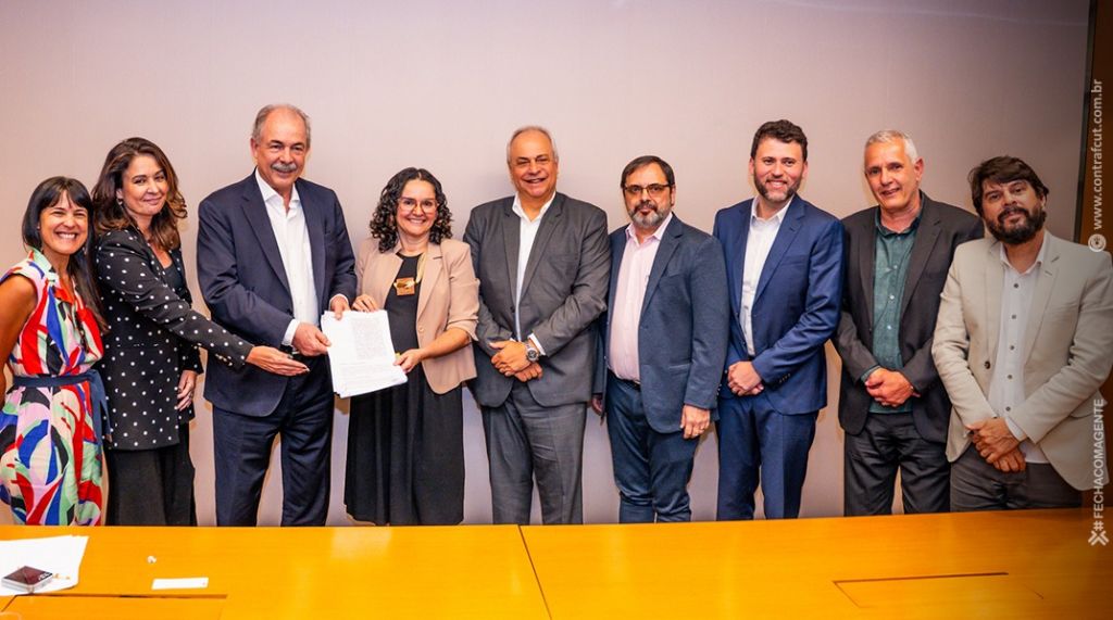 29.9 assinatura acordos no bndes ac607