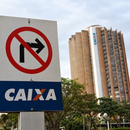 Ccaixa placa proibido virar a direita jpg bd3a5