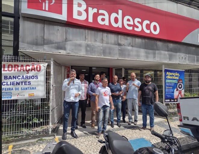 21.3.23 protesto demissoes feira adf38