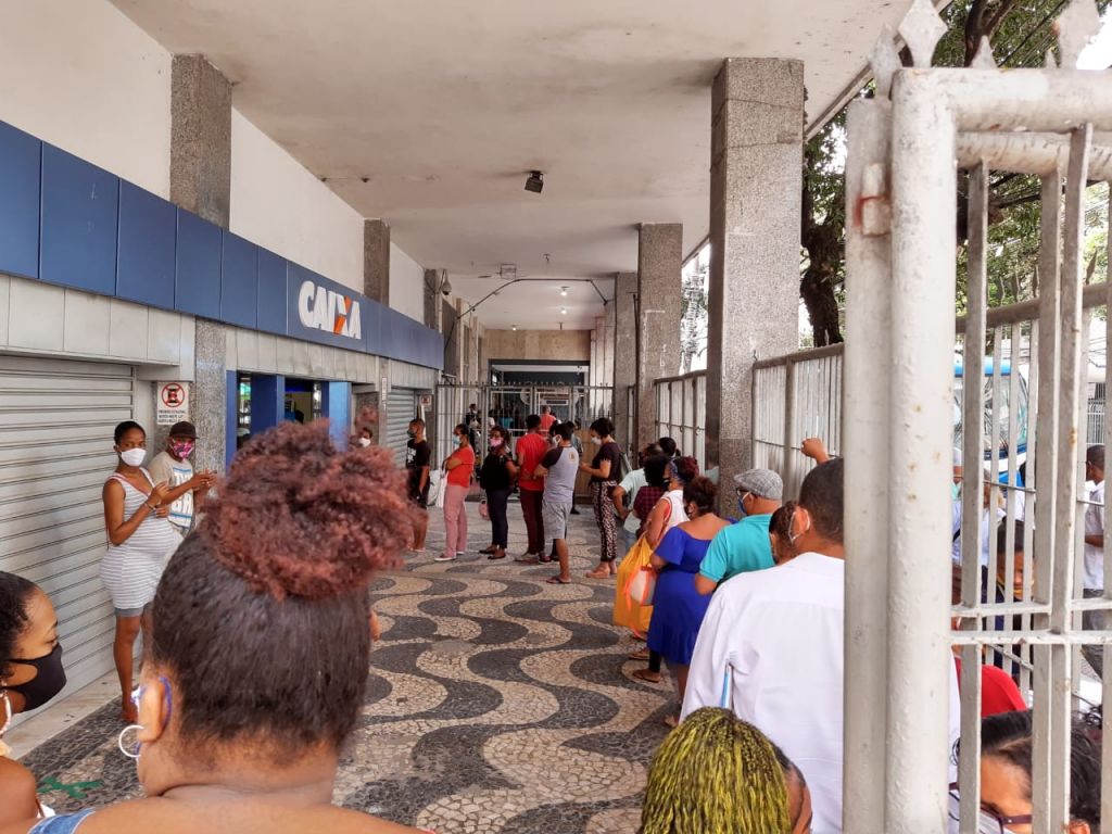 26.11 caixa filas agencias a672a