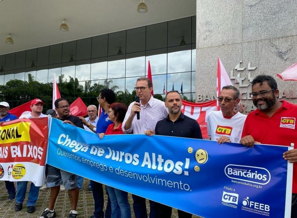 9.4 protesto contra os juros altos 32b1b