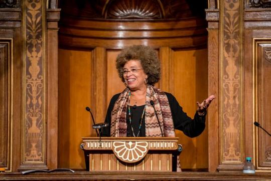 Angela Davis 5013b
