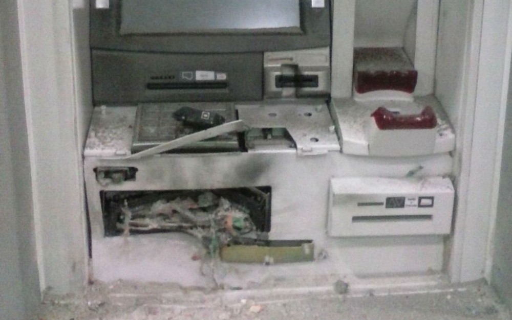 banco destruido 6b8ec