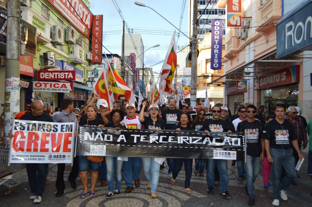 IICaminhadaGreve2015 54