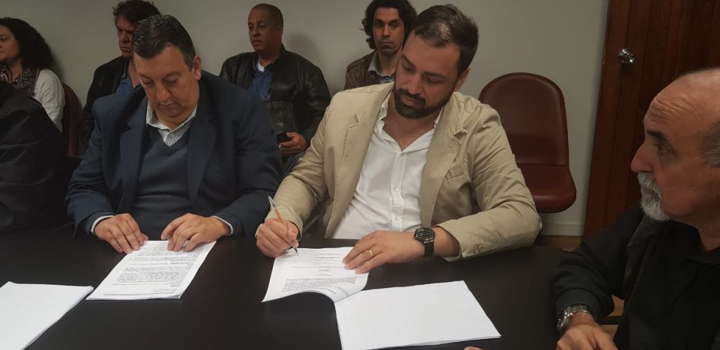 assinatura acordo santander 2018 2ace0