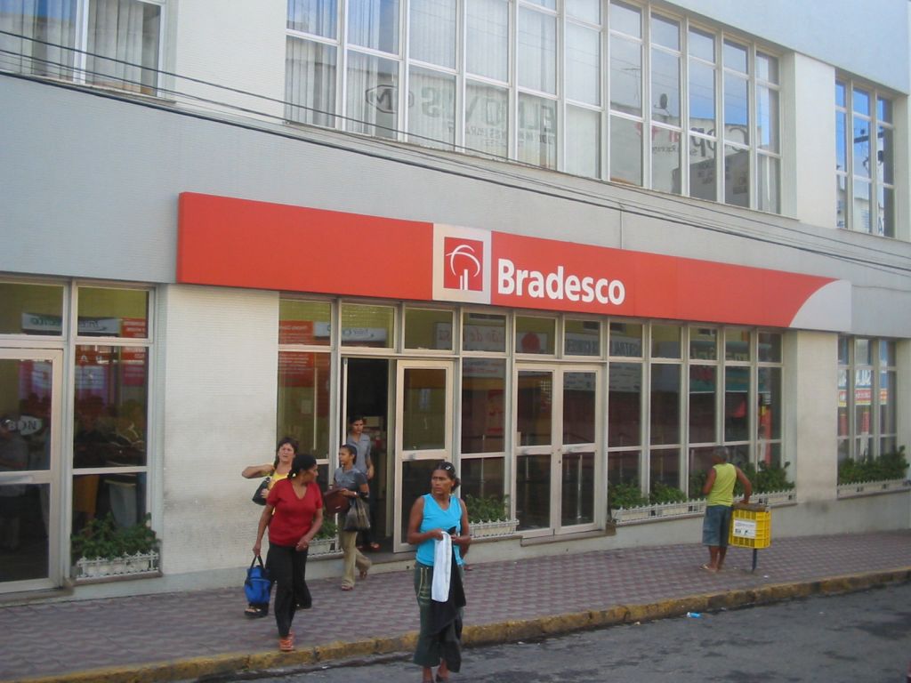 bradesco fachada d2938