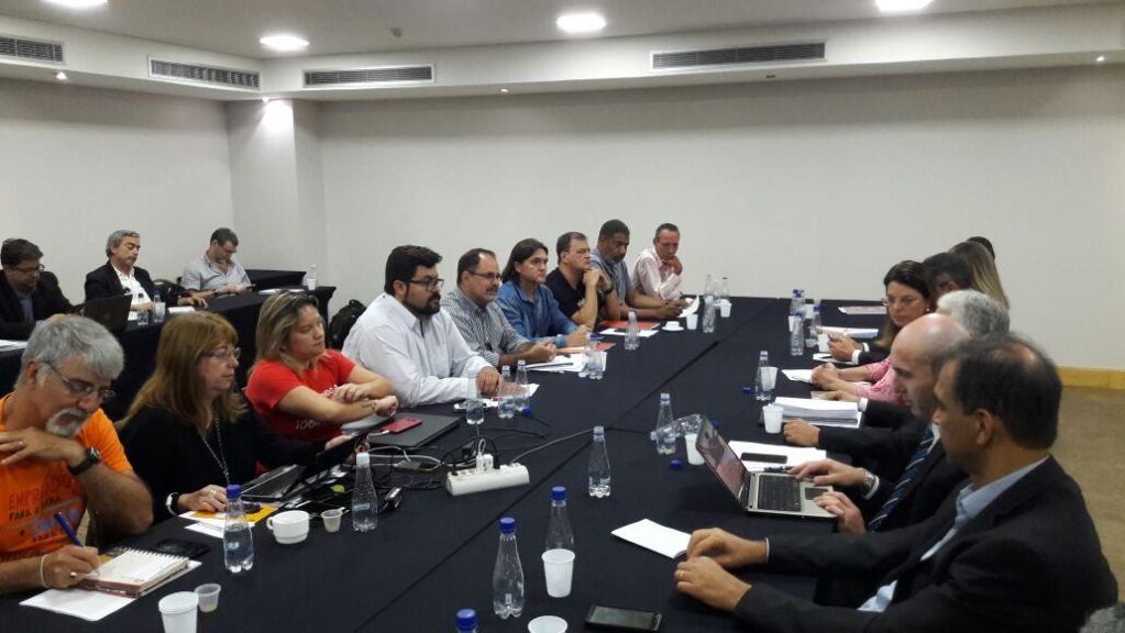 emanoel cee caixa 7d239