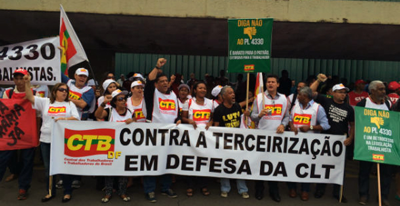 protesto contra a terceirizacao 17d1f