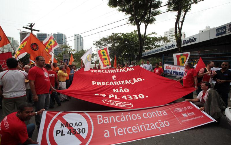 ato contra terceirizacao MP 7