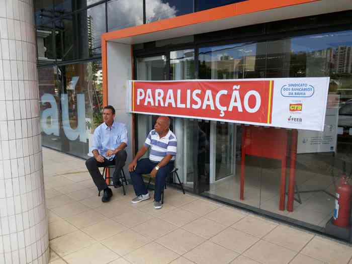 paralisacao-itau-ar-2015