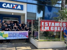 Empregados avaliam nova proposta da Caixa nas assembleias de segunda-feira 16.9 greve caixa oeste fcdc8