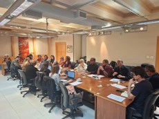 Funcionários cobram avanços em saúde e condições de trabalho 28.7.26 3 negociacao santander e82be