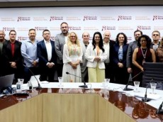 Funcionários entregam minuta de reivindicações ao BNB 30.6 entrega minuta bnb e06c0