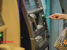 Bancos lucram mais com digitalização, mas clientes e trabalhadores pagam a conta caixa eletronico banco 022c4