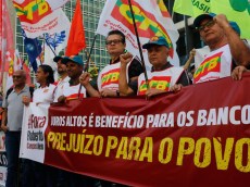 Mesmo com novo corte, Brasil mantém o maior juro real do mundo juros altos ctb 83877